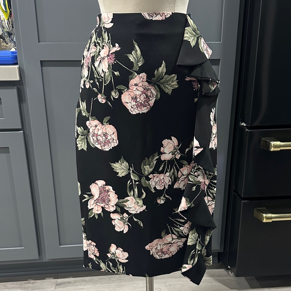 River Island Black Floral Pencil Skirt